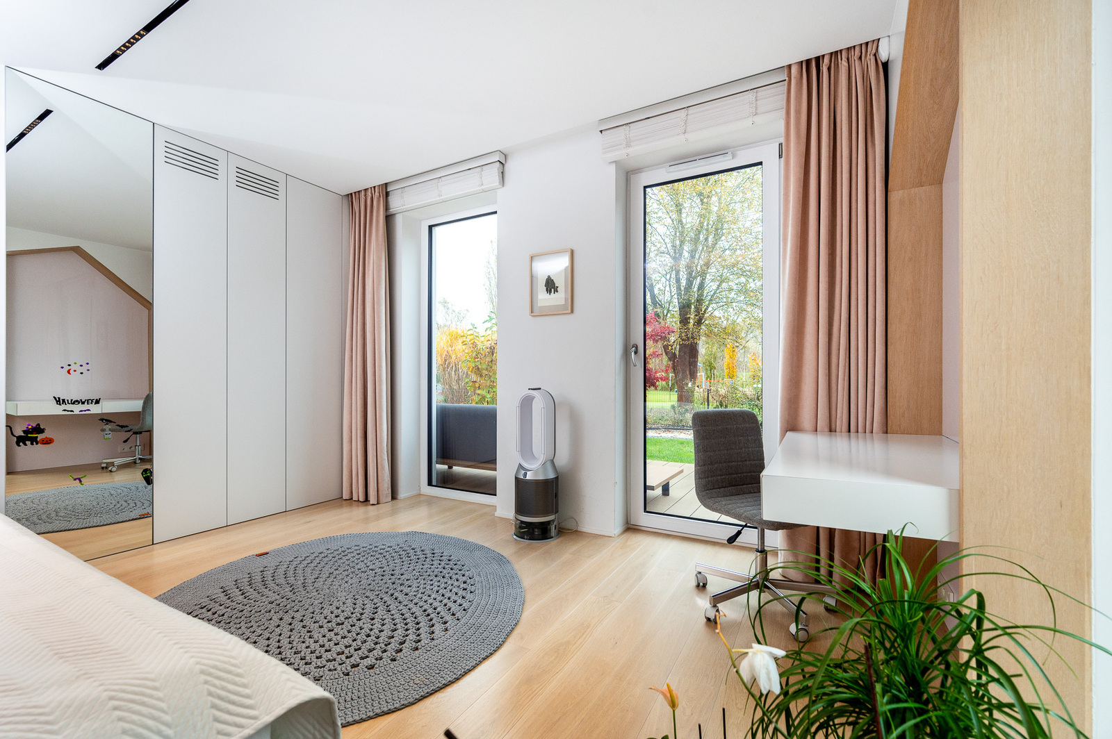 Unikalny apartament z prywatnym ogrodem o pow. 4a!