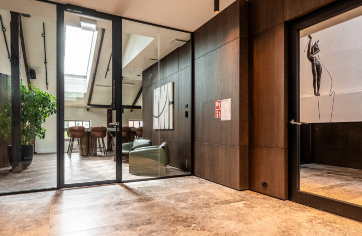 Apartment in the luxurious Noho development!