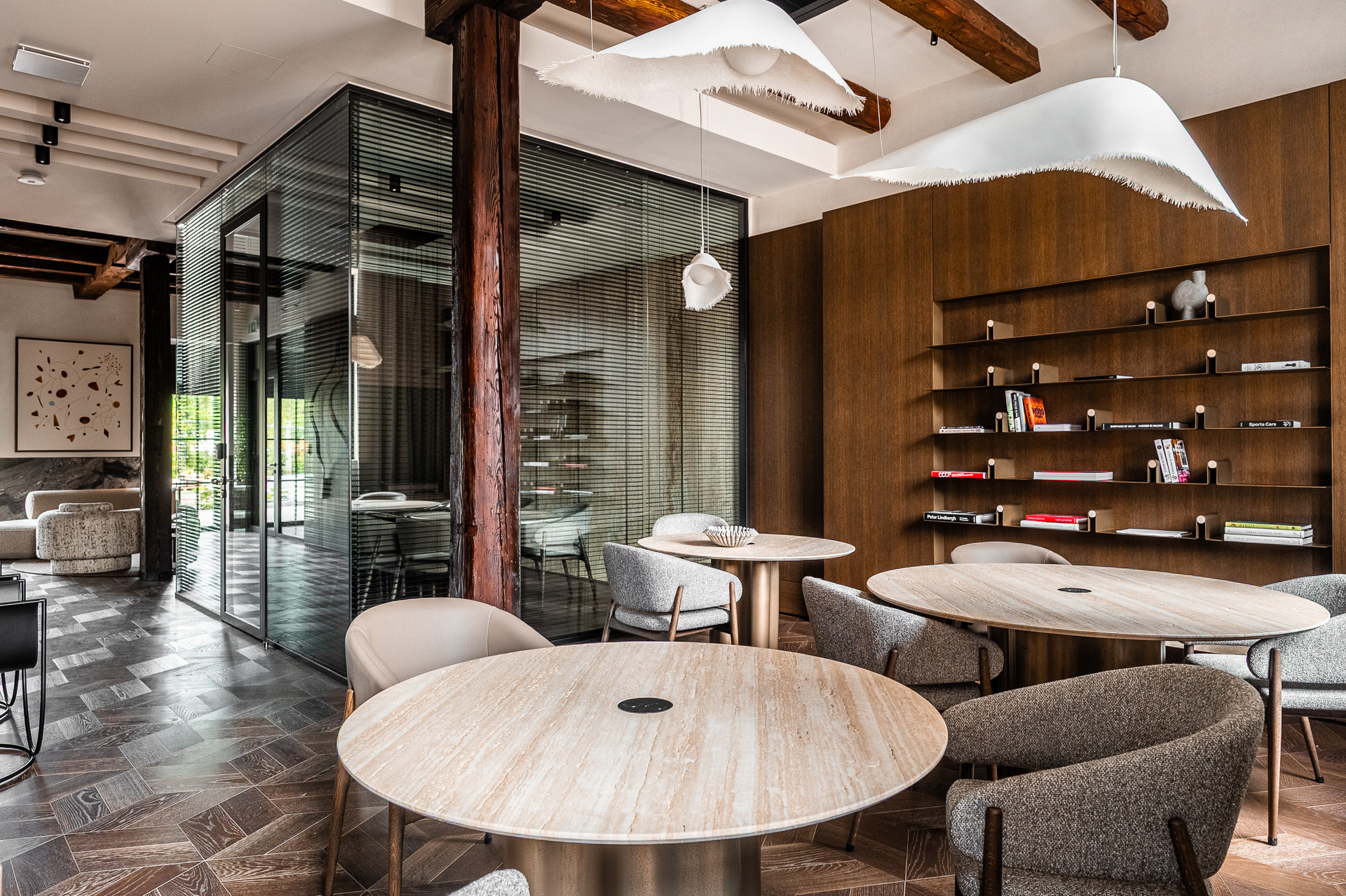 Jasny apartament z balkonem | Młyny Mogilska
