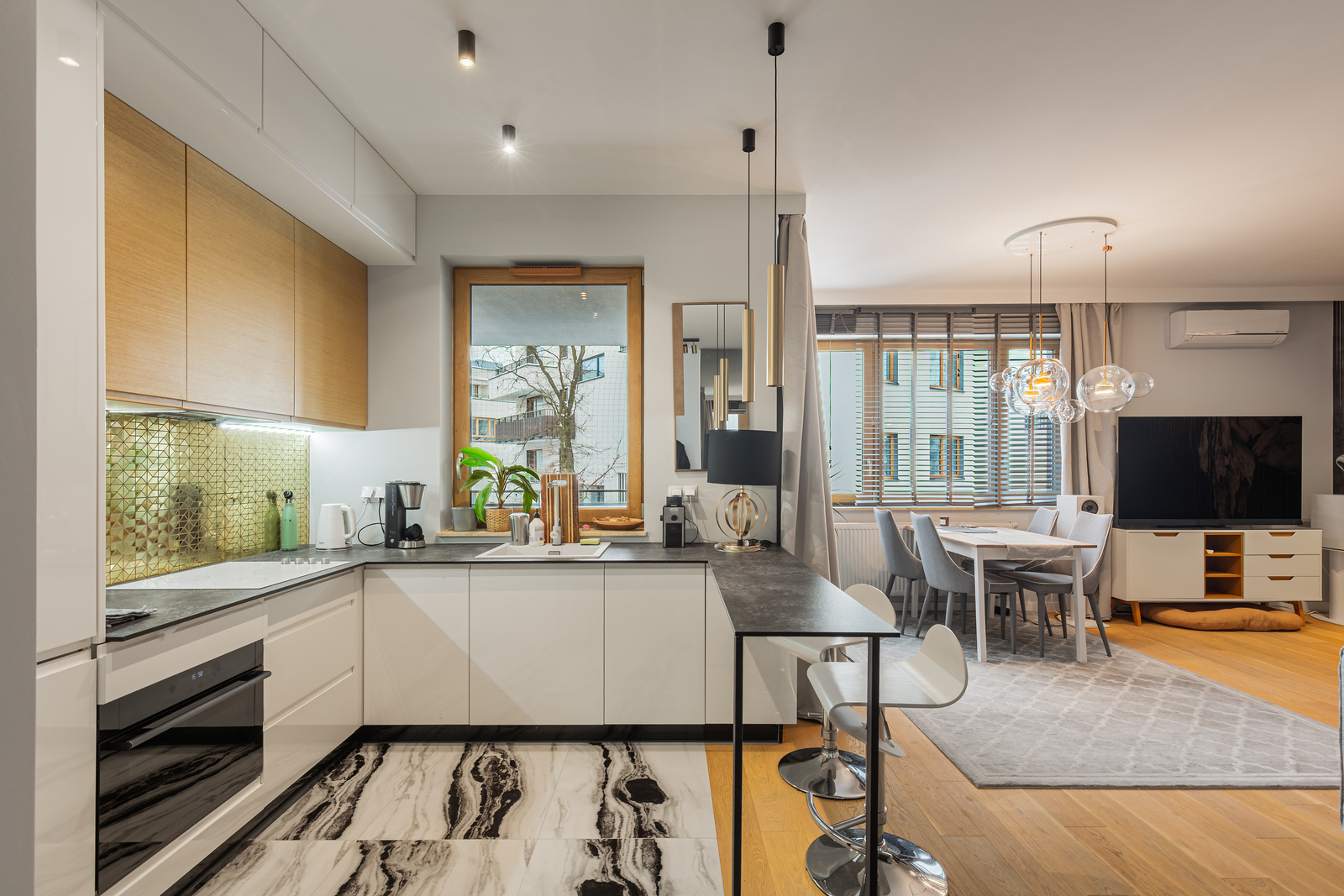 Komfortowy apartament z loggią i balkonem!