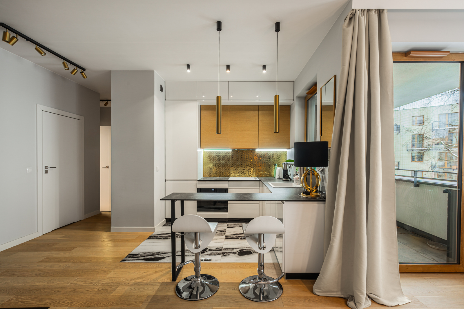 Komfortowy apartament z loggią i balkonem!