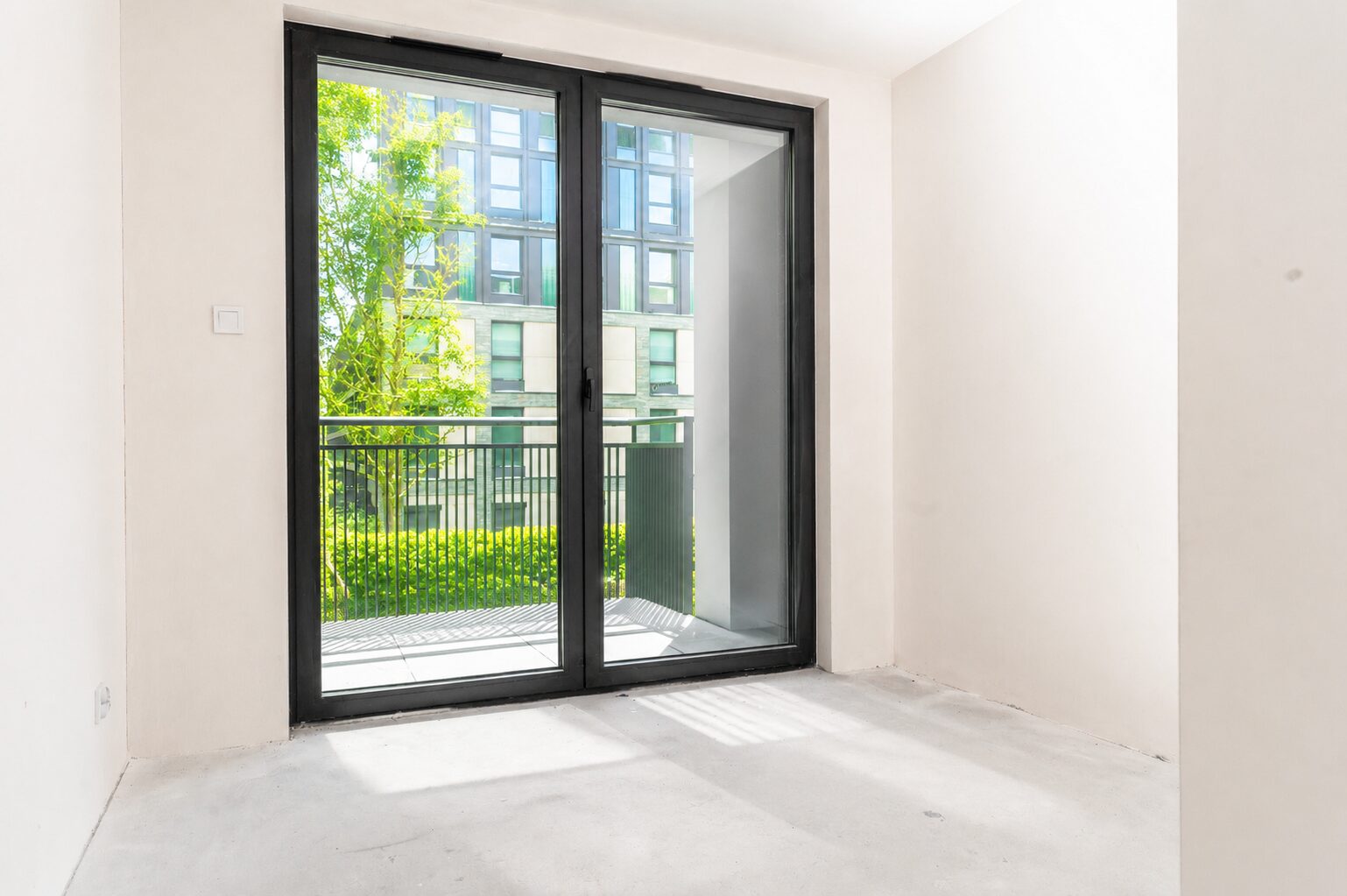 3-room apartment with a 20-meter square terrace