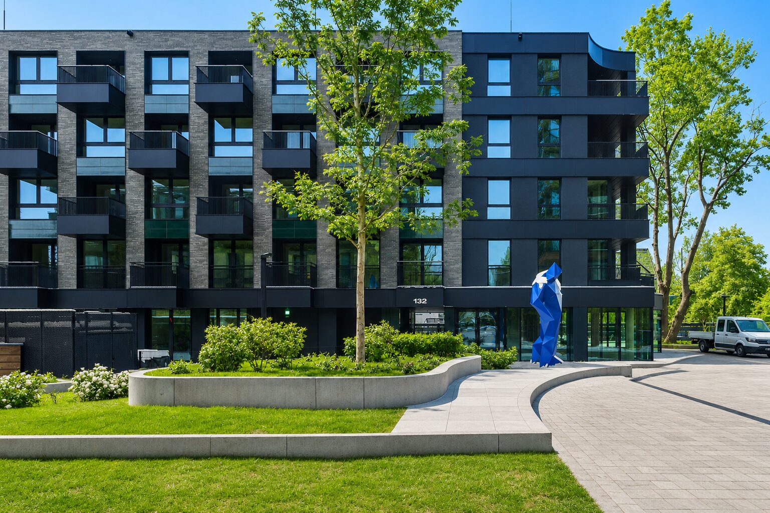 3-room apartment with a 20-meter square terrace