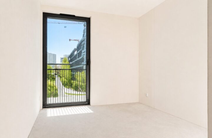 3-room apartment with a 20-meter square terrace
