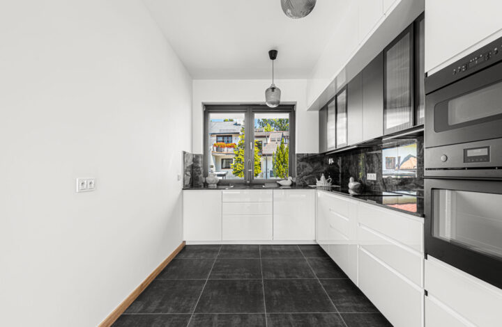 Modern 250 m² House | 7 Rooms | Sadyba