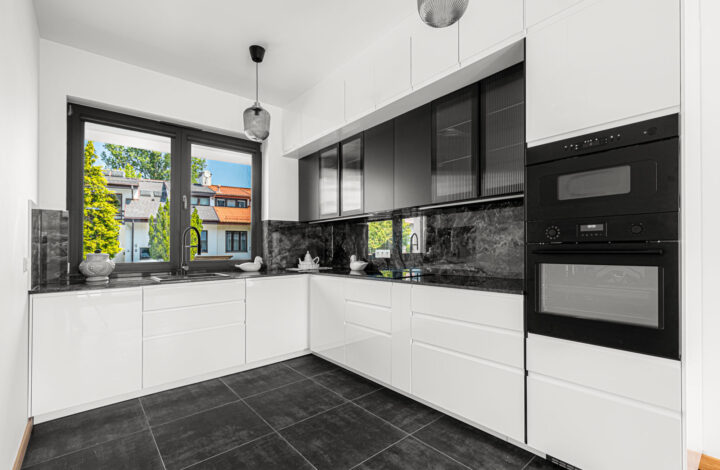 Modern 250 m² House | 7 Rooms | Sadyba