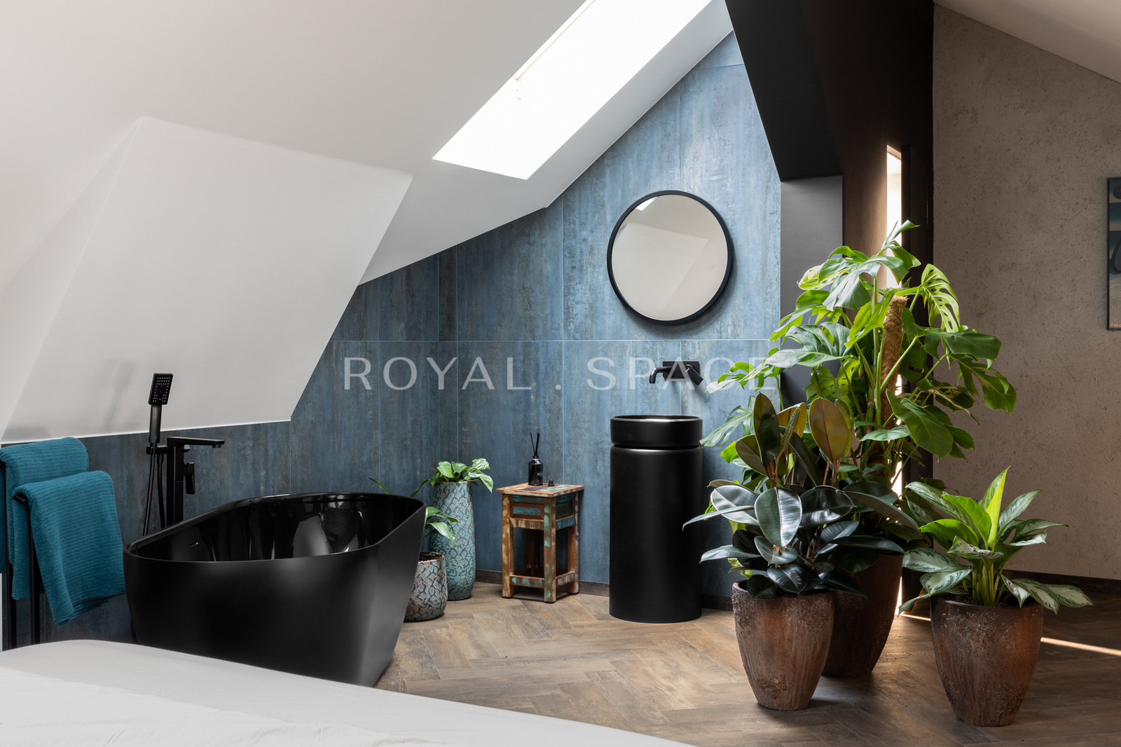 Artistic apartment on the main square