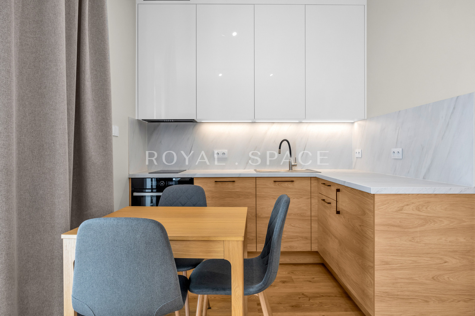 Apartment with a loggia in a luxury developmet!