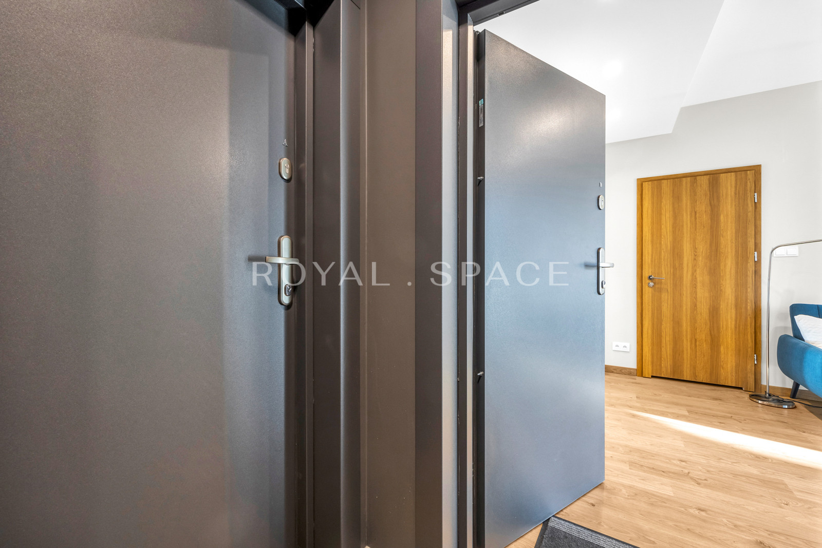 Apartment with a loggia in a luxury developmet!