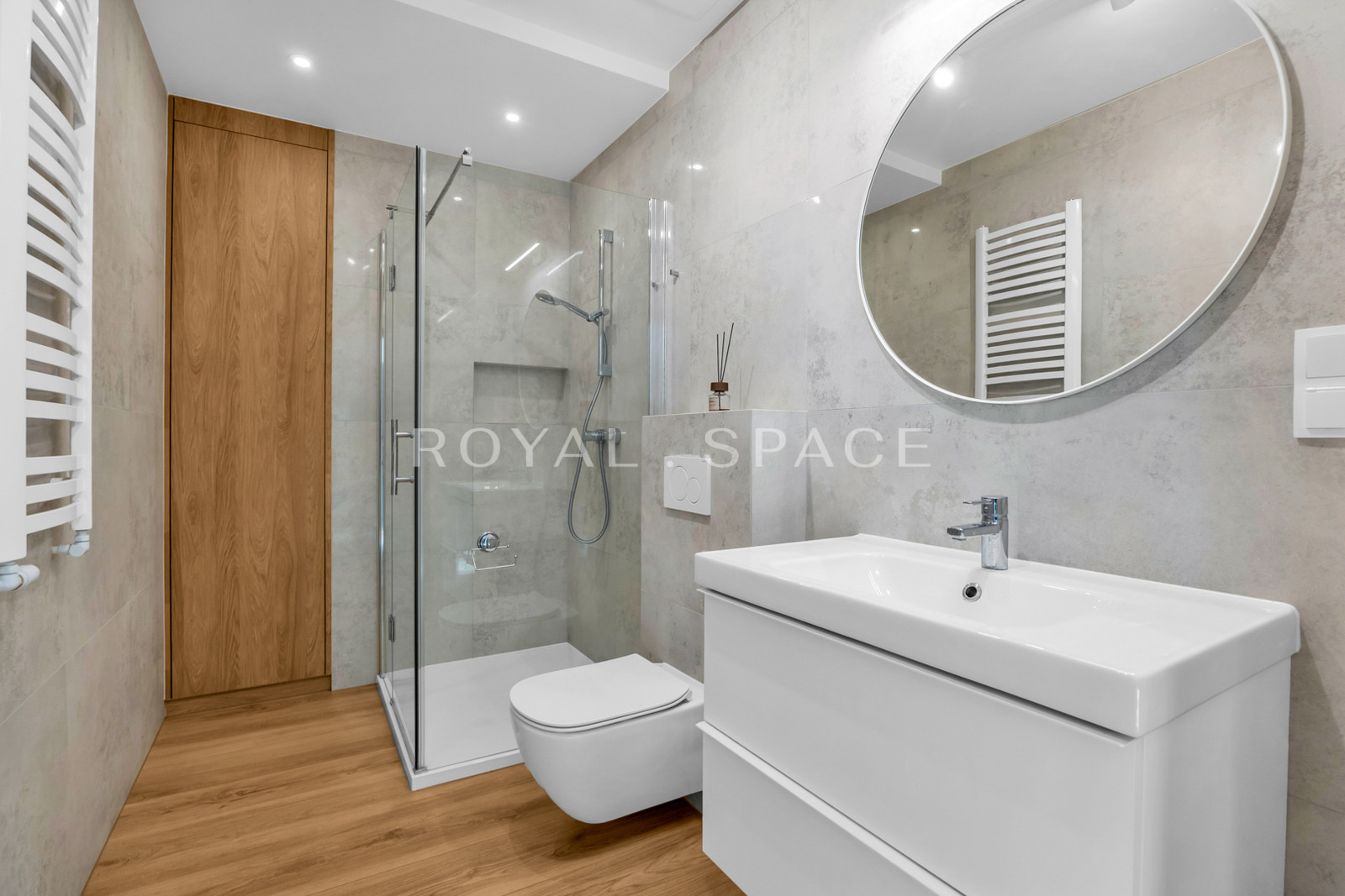 Apartment with a loggia in a luxury developmet!