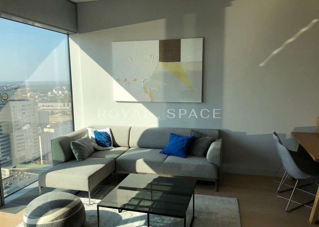 Cosmopolitan – 31st Floor Luxury Apartment