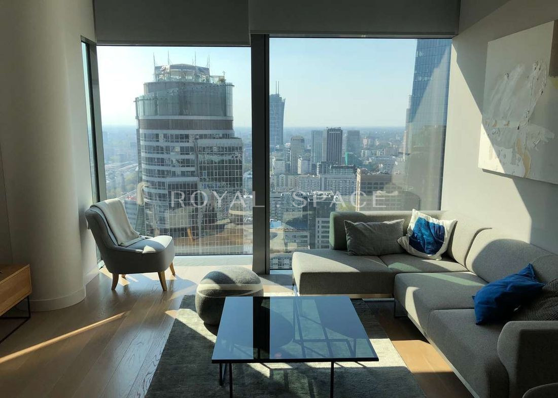 Cosmopolitan – 31st Floor Luxury Apartment