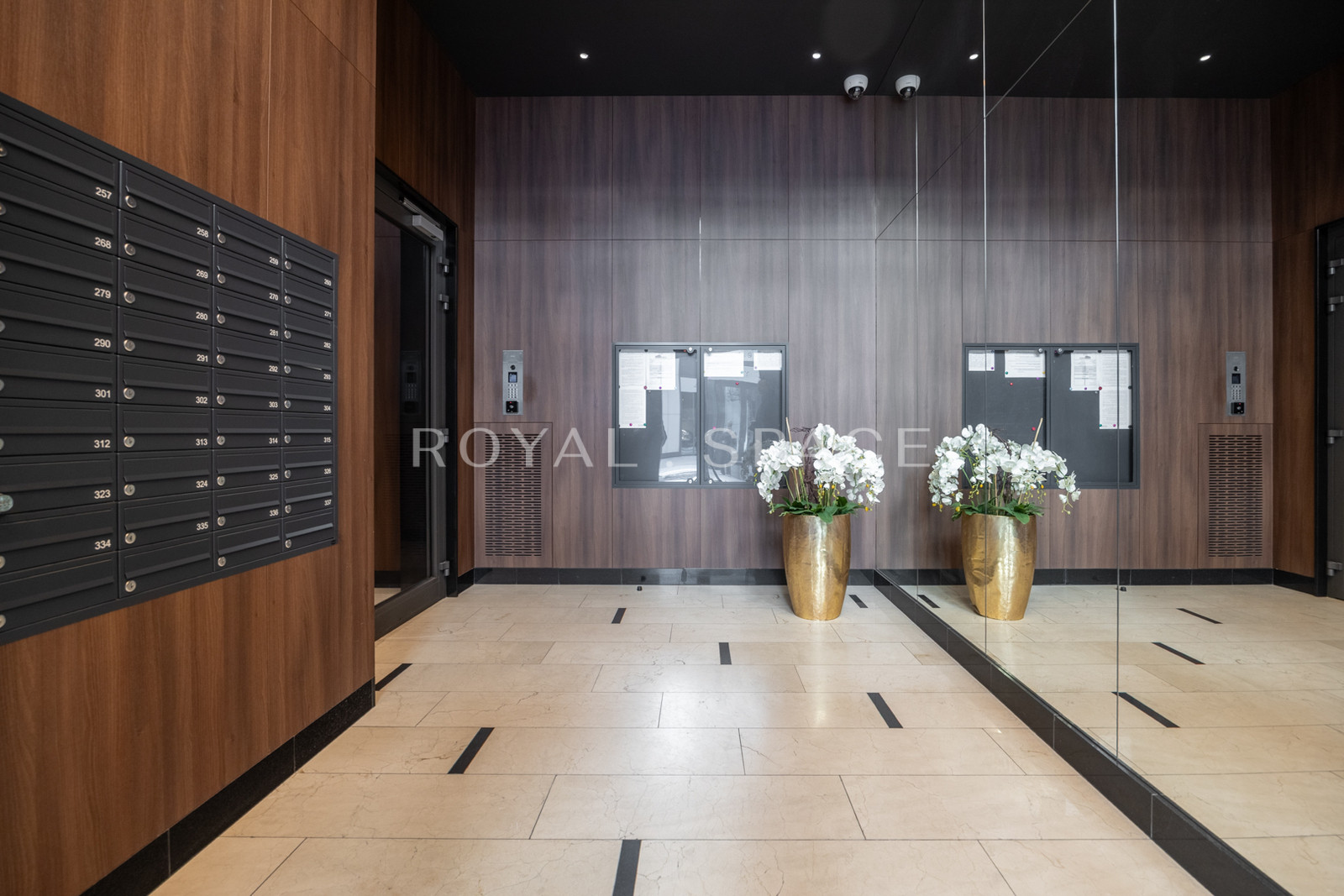 Amazing apartment in Mennica Residence