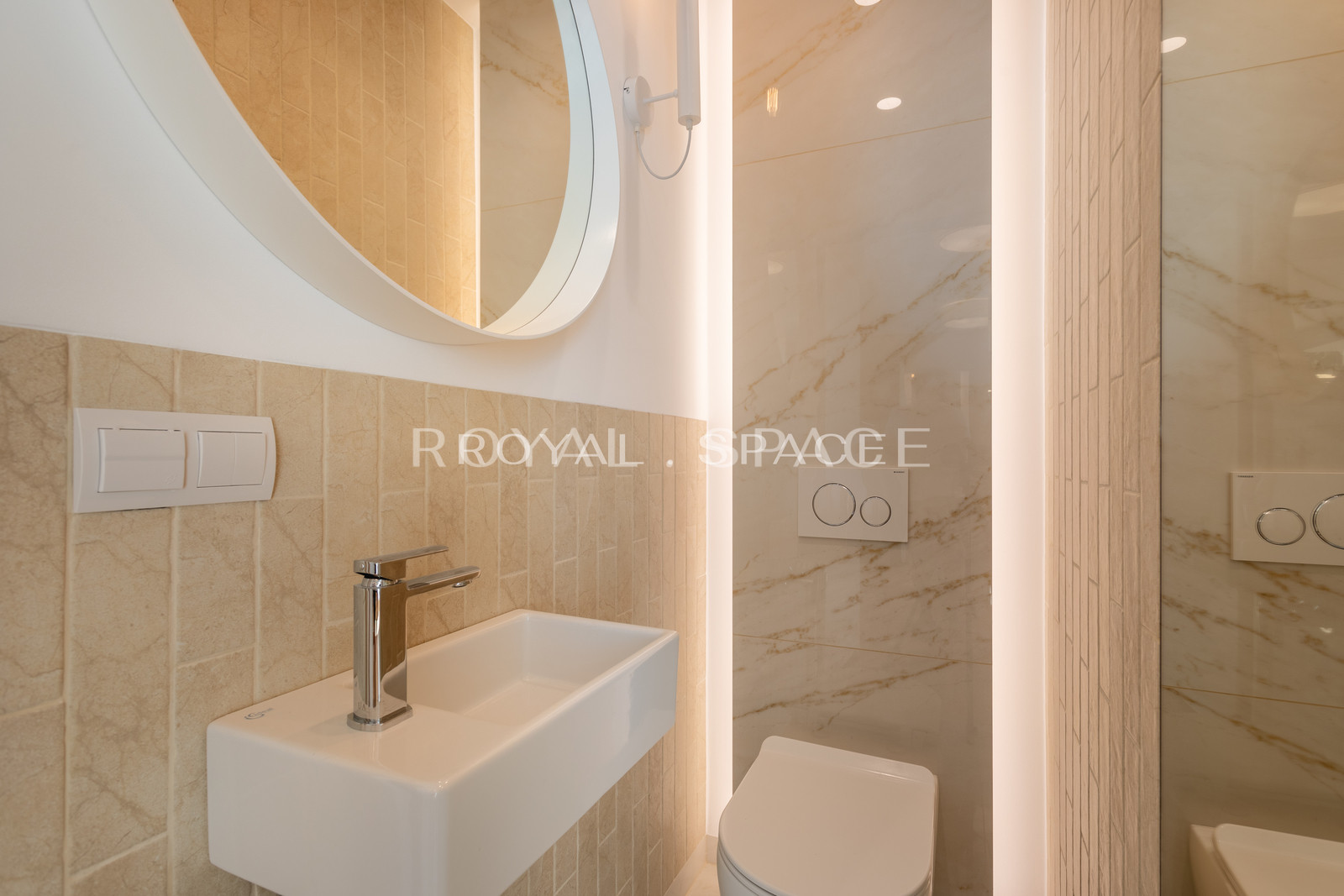 New House with Beautiful Views in Wola Justowska