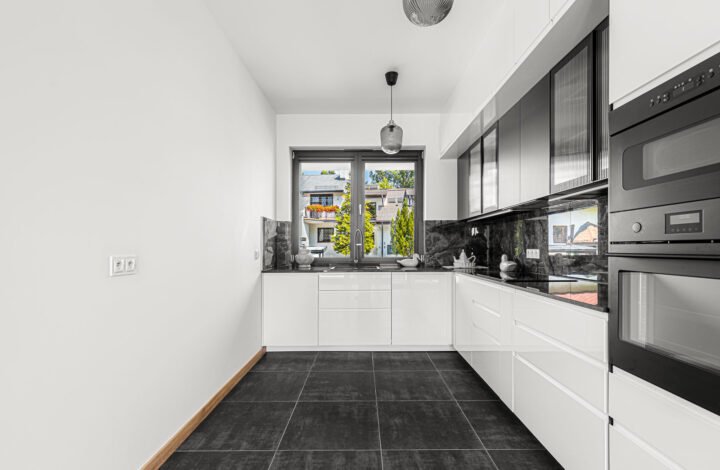 Modern 250 m² House | 7 Rooms | Sadyba