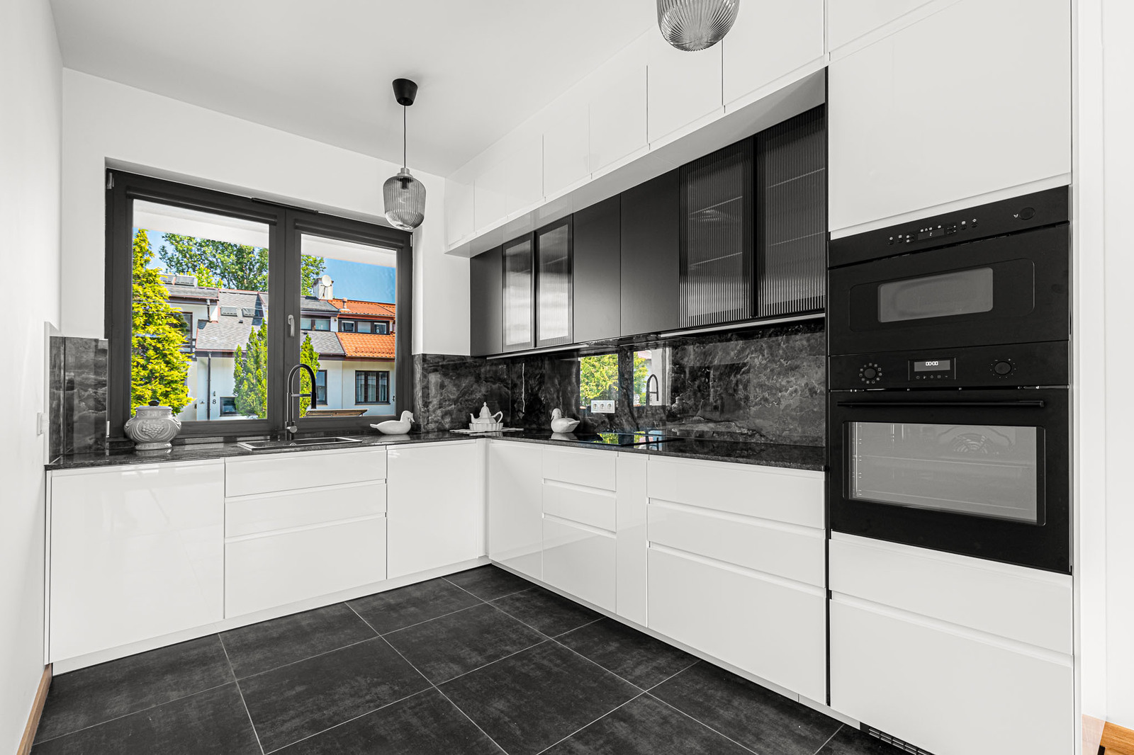 Modern 250 m² House | 7 Rooms | Sadyba