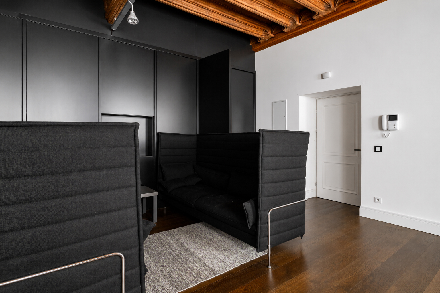 Apartment by the Main Square | St. Thomas St.