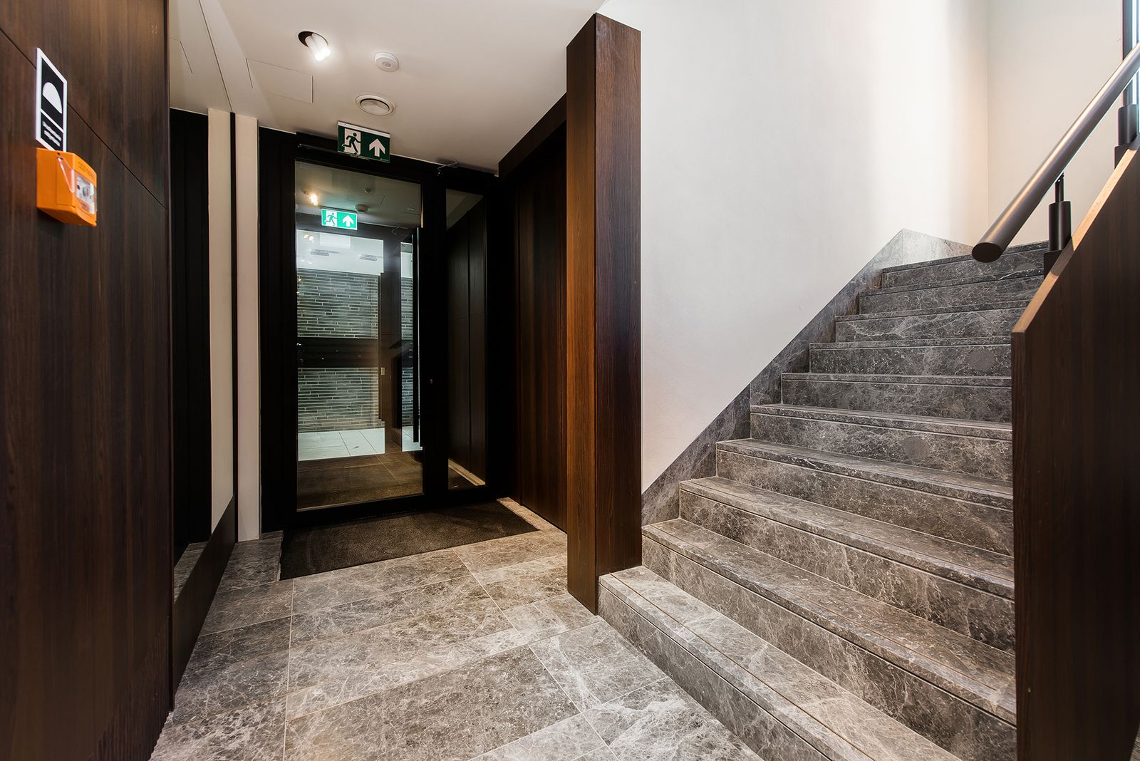 Stylish Apartment with Private Gardens | NOHO