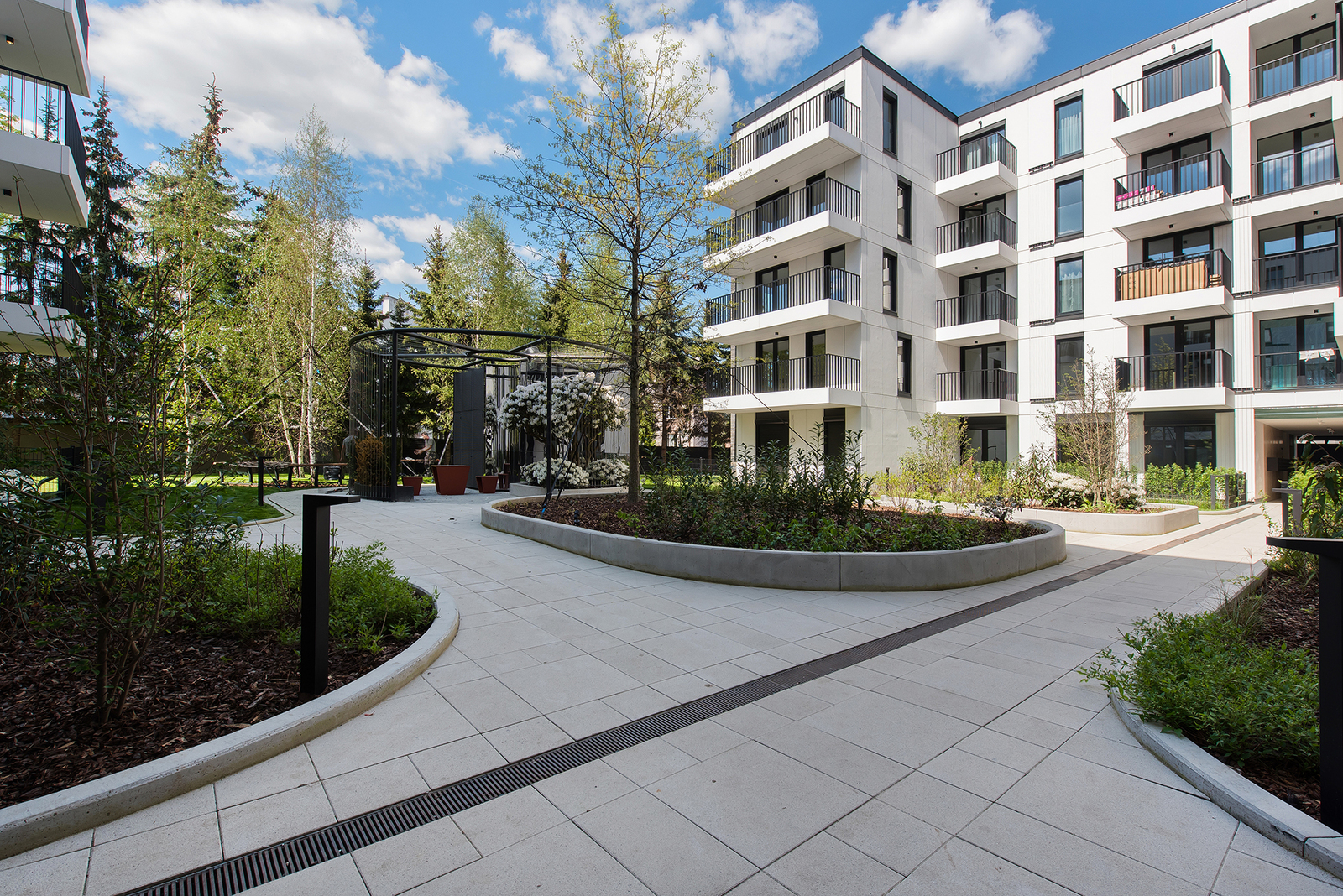 Stylish Apartment with Private Gardens | NOHO