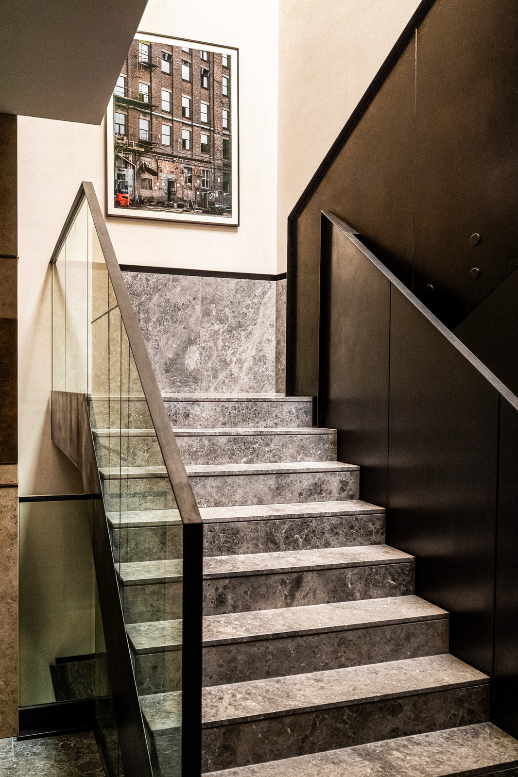 Stylish Apartment with Private Gardens | NOHO
