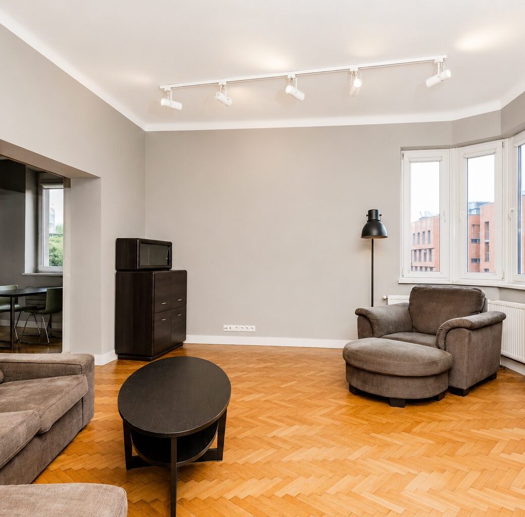 Large 2BR | Sep. Kitchen | City Centre
