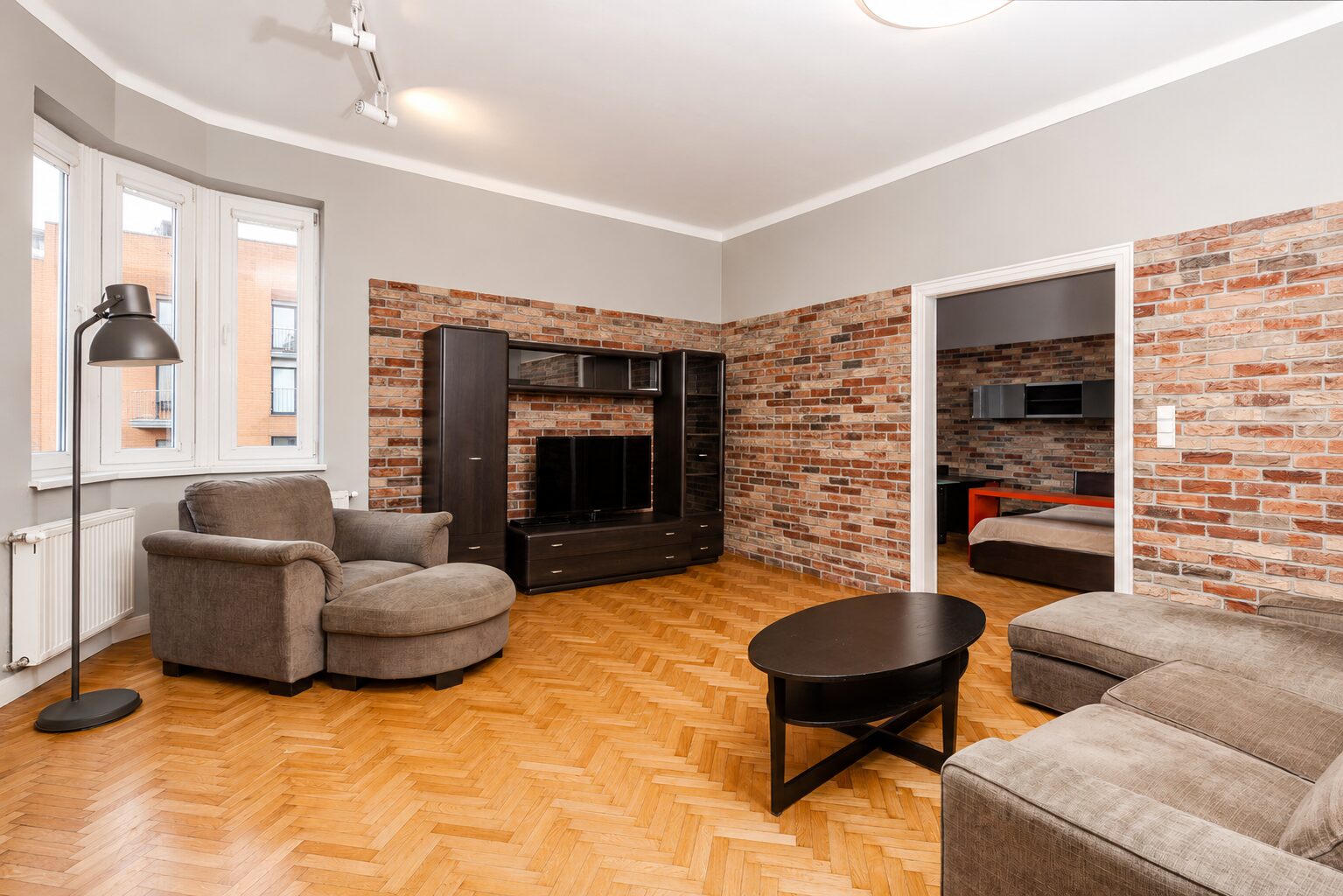 Large 2BR | Sep. Kitchen | City Centre