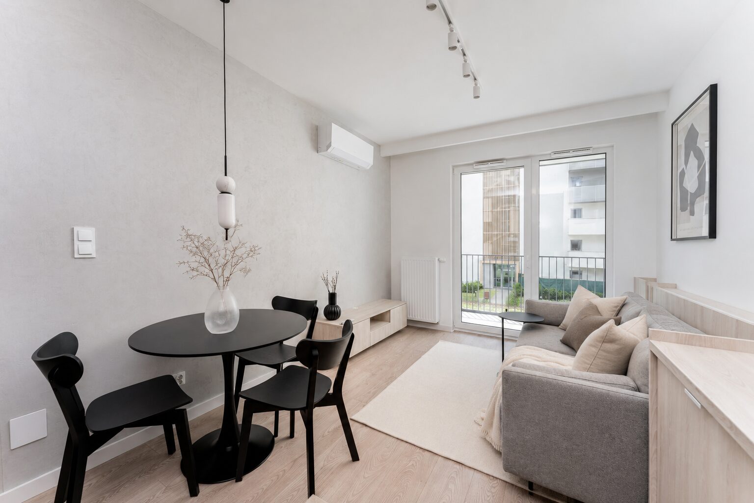 Apartment with balcony, AC and dressing room!