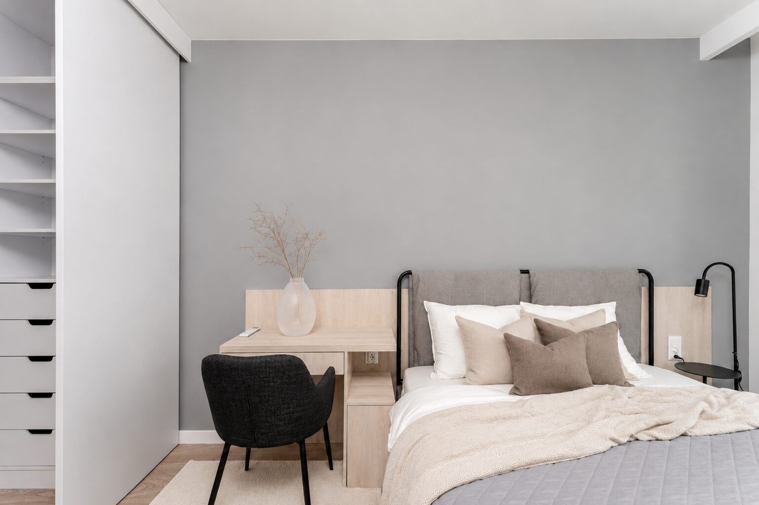 Apartment with balcony, AC and dressing room!
