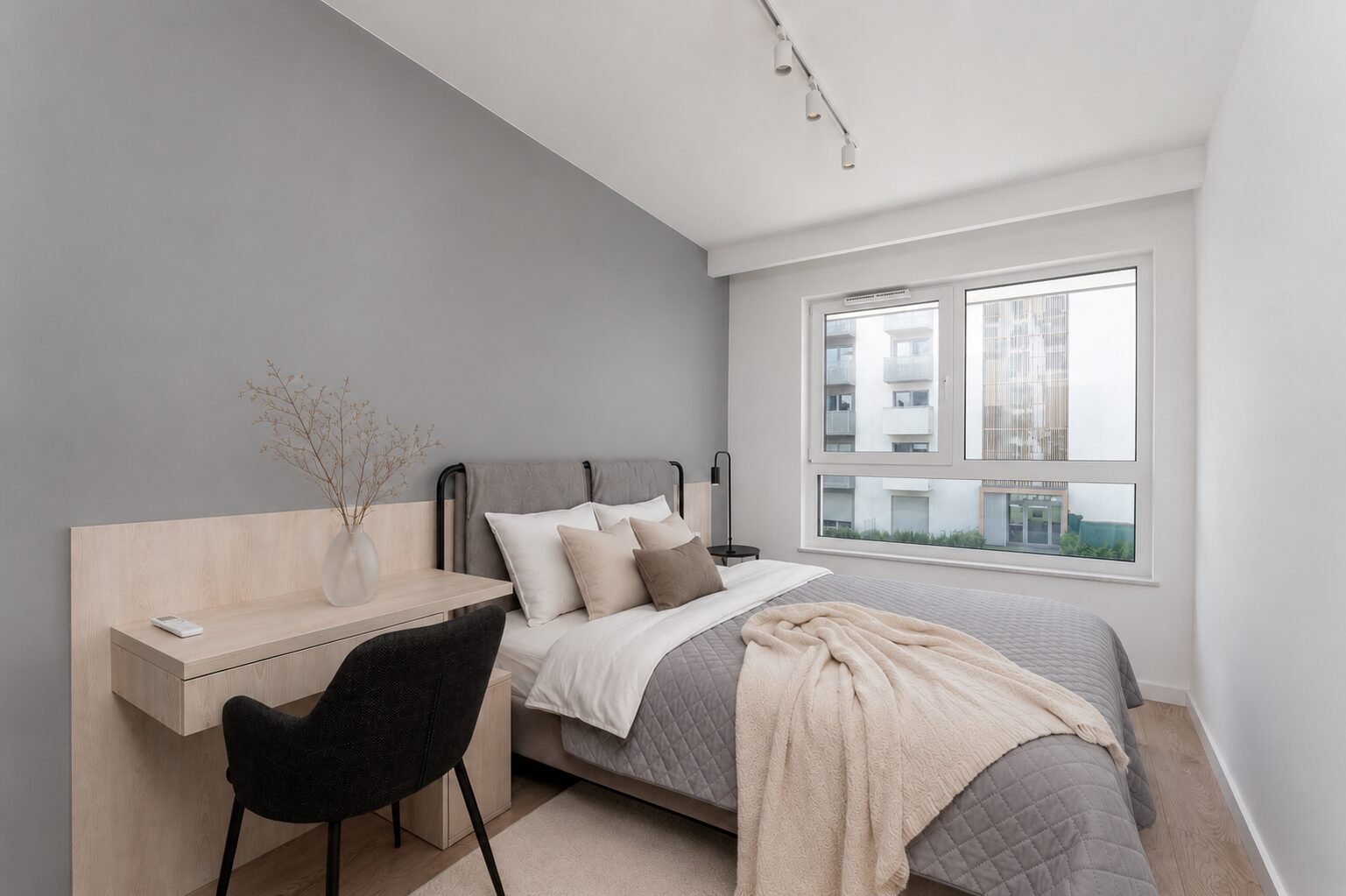 Apartment with balcony, AC and dressing room!