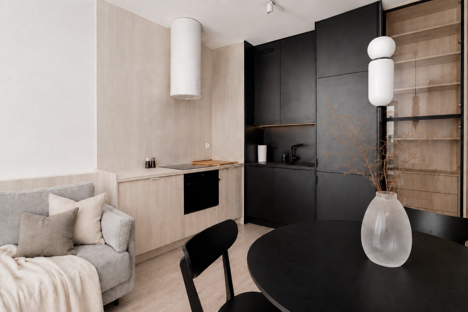 Apartment with balcony, AC and dressing room!