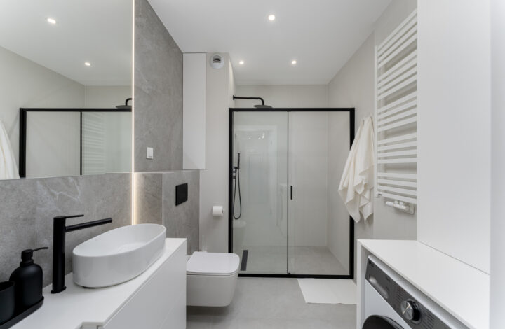 Apartment with balcony, AC and dressing room!