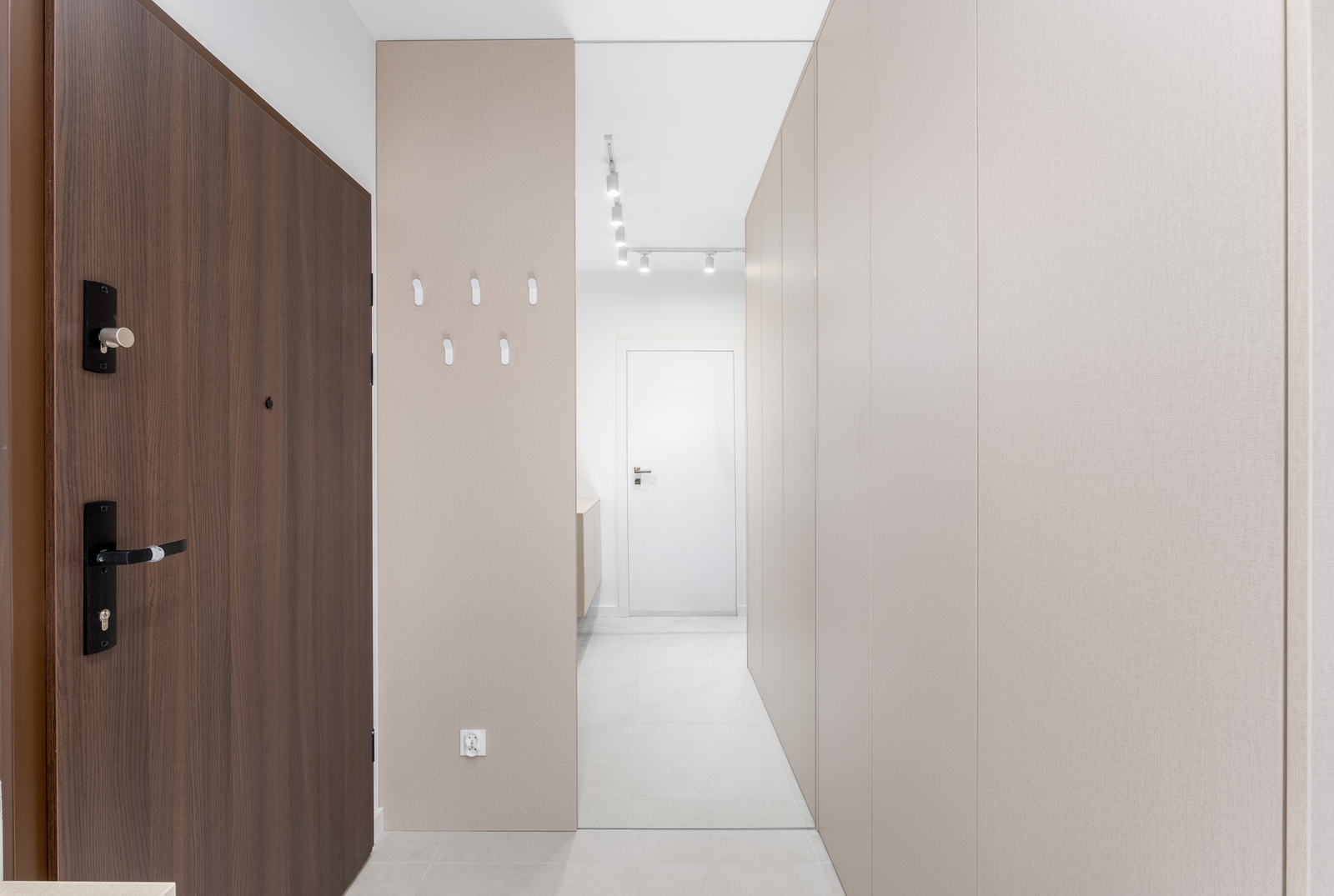 Apartment with balcony, AC and dressing room!