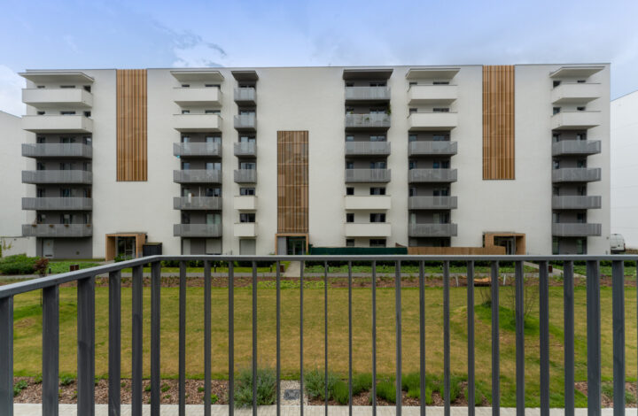 Apartment with balcony, AC and dressing room!