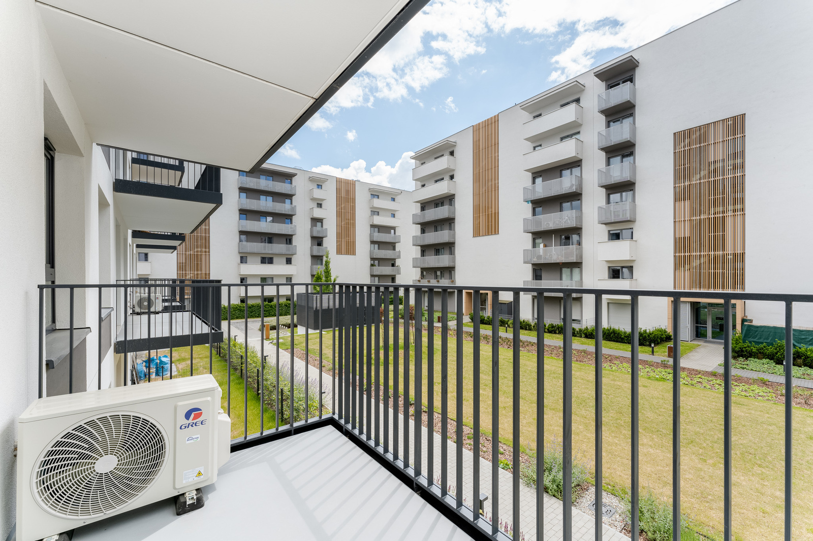Apartment with balcony, AC and dressing room!