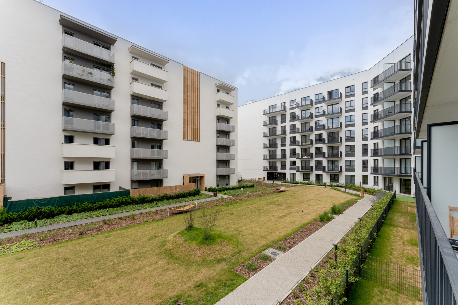 Apartment with balcony, AC and dressing room!