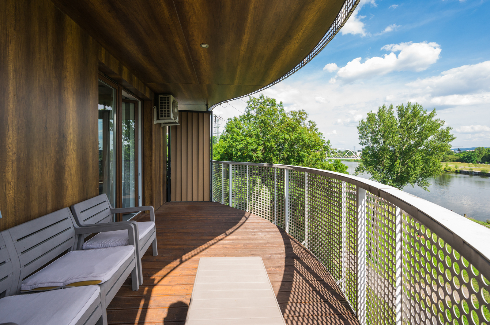 Studio with a large terrace & view of the Vistula!
