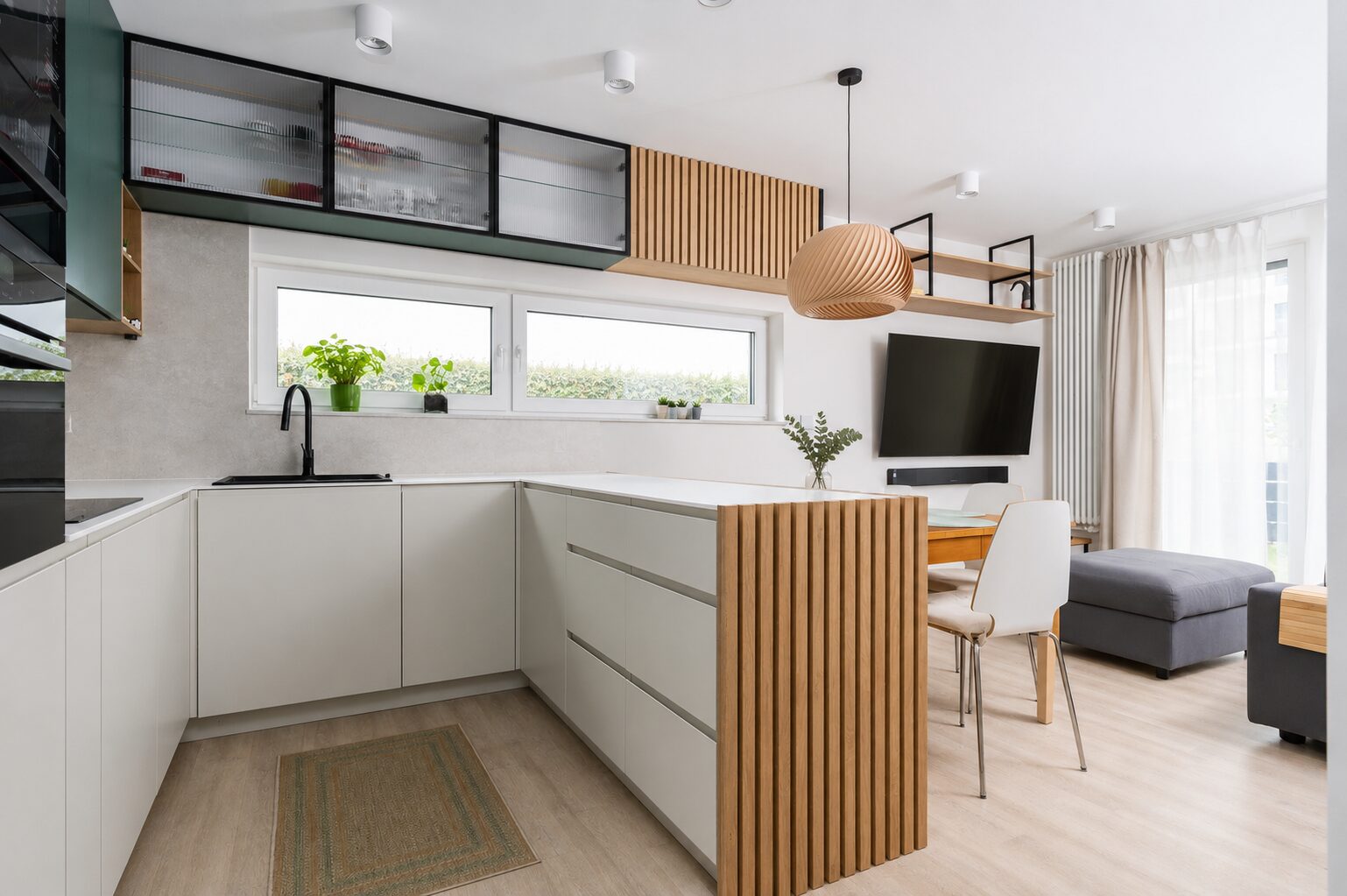 Stylish apartment with private garden!