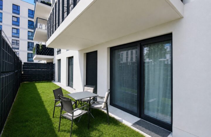 Stylish apartment with private garden!