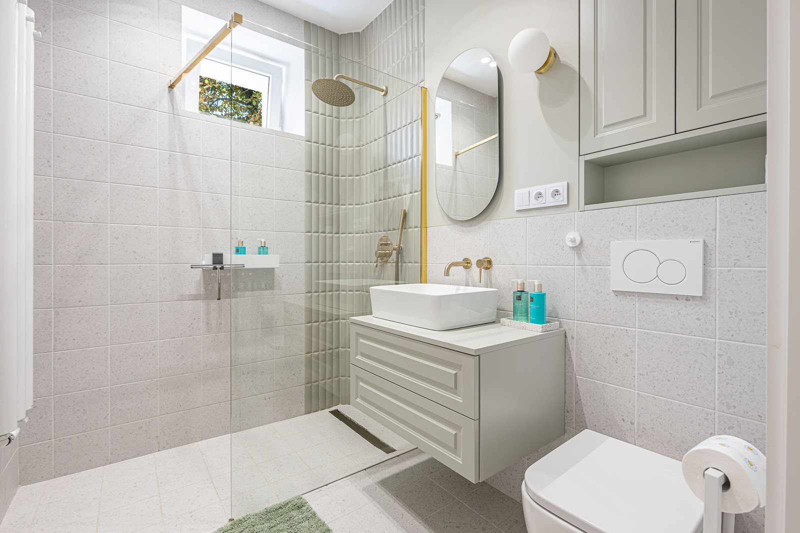 Елегантність у серці Варшави | 72 м² | 3 кімнати
