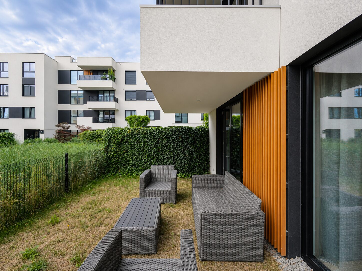 Apartament z ogródkiem na kameralnym osiedlu