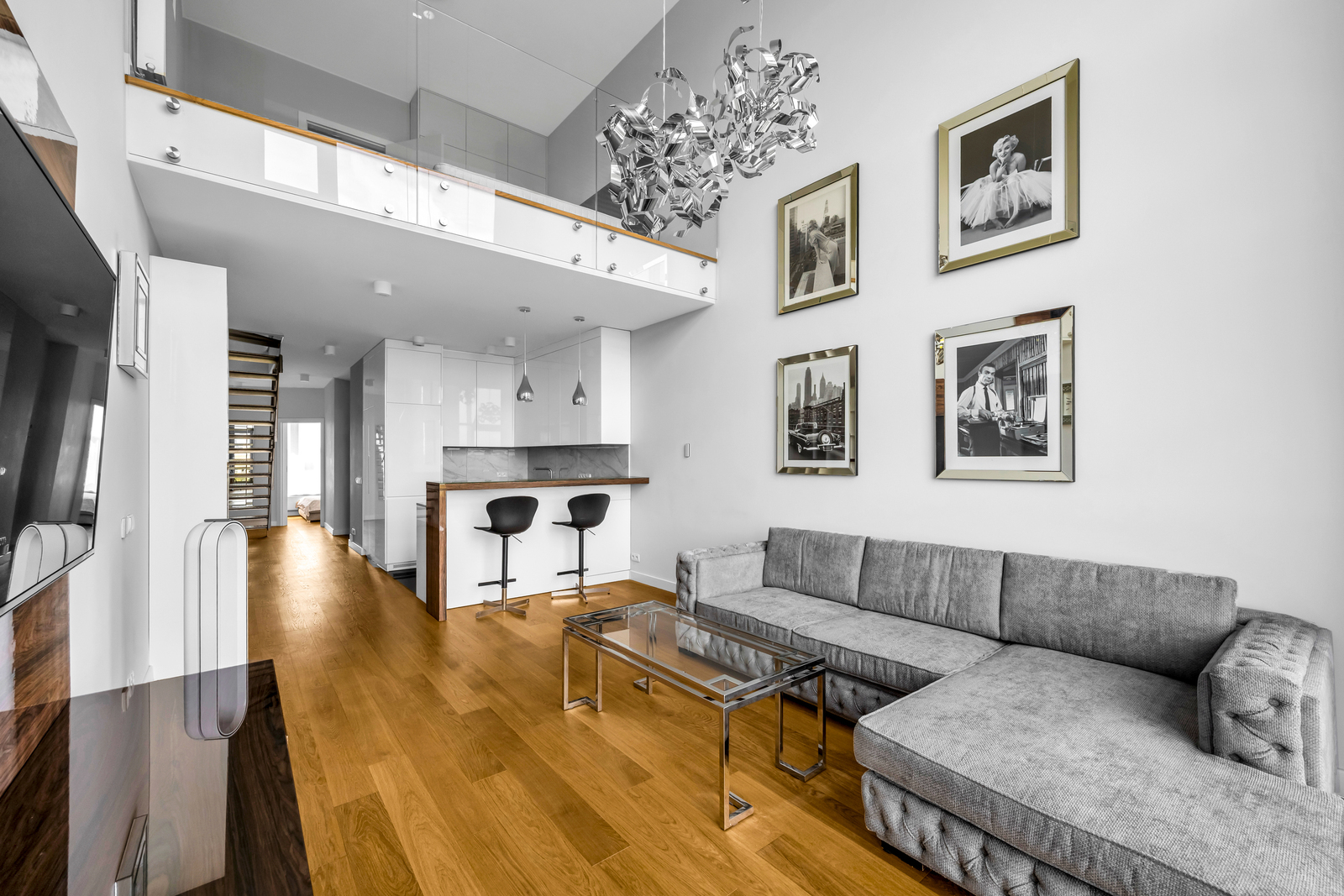 Loft z Panoramą Warszawy | Qbik
