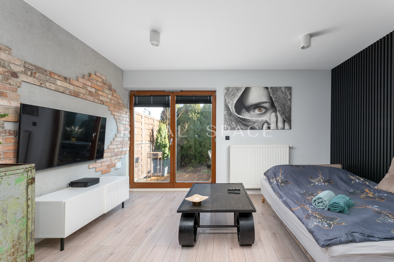 Cozy Flat with Private Garden