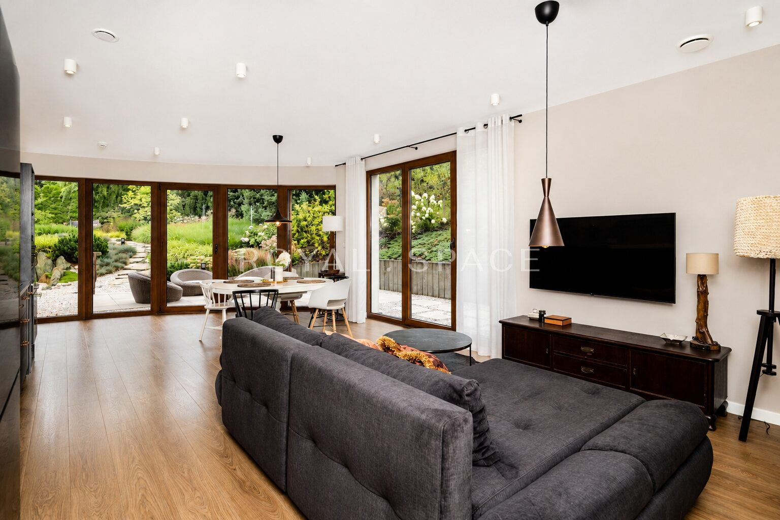 Apartament z ogródkiem I Las Wolski