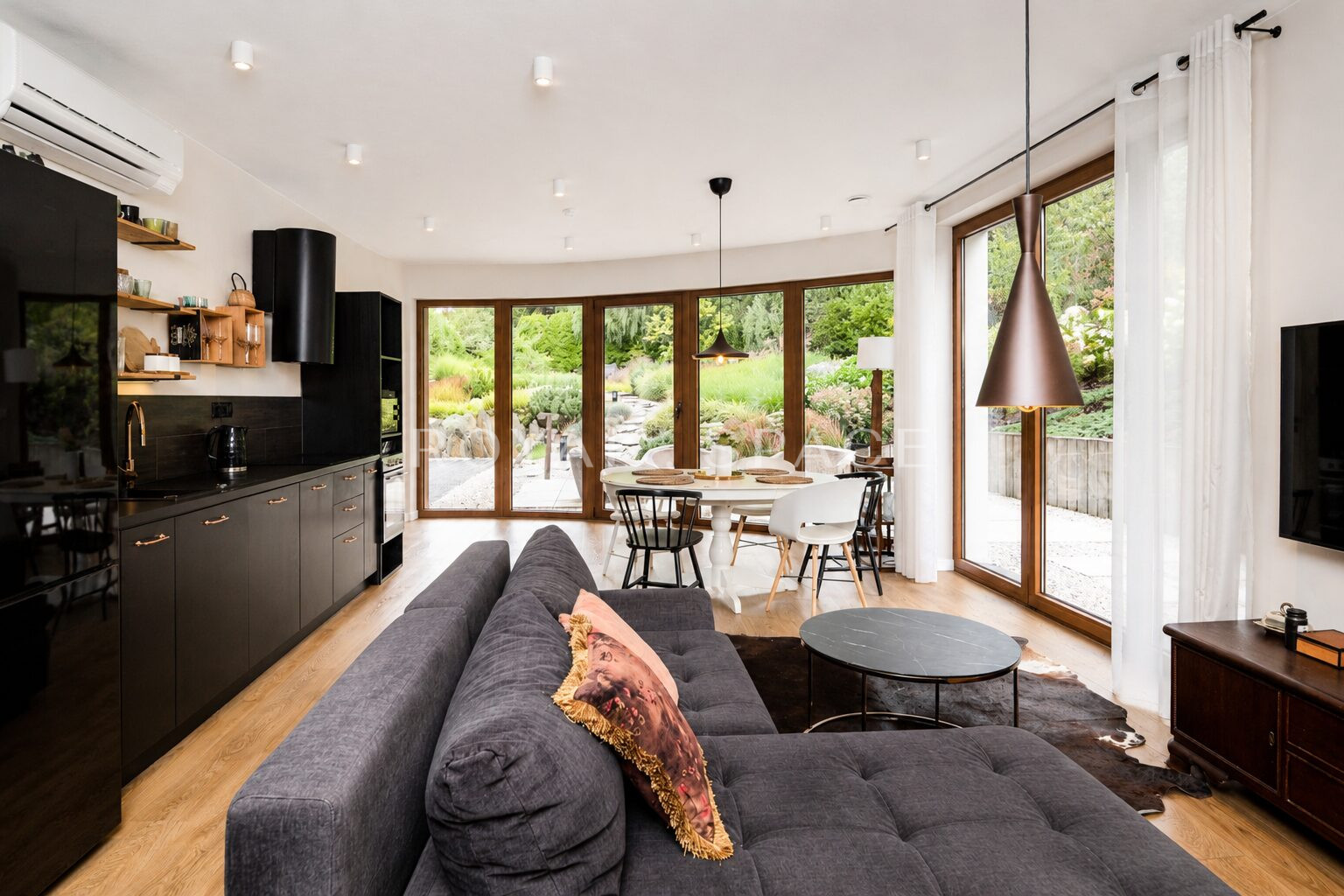 Apartament z ogródkiem I Las Wolski