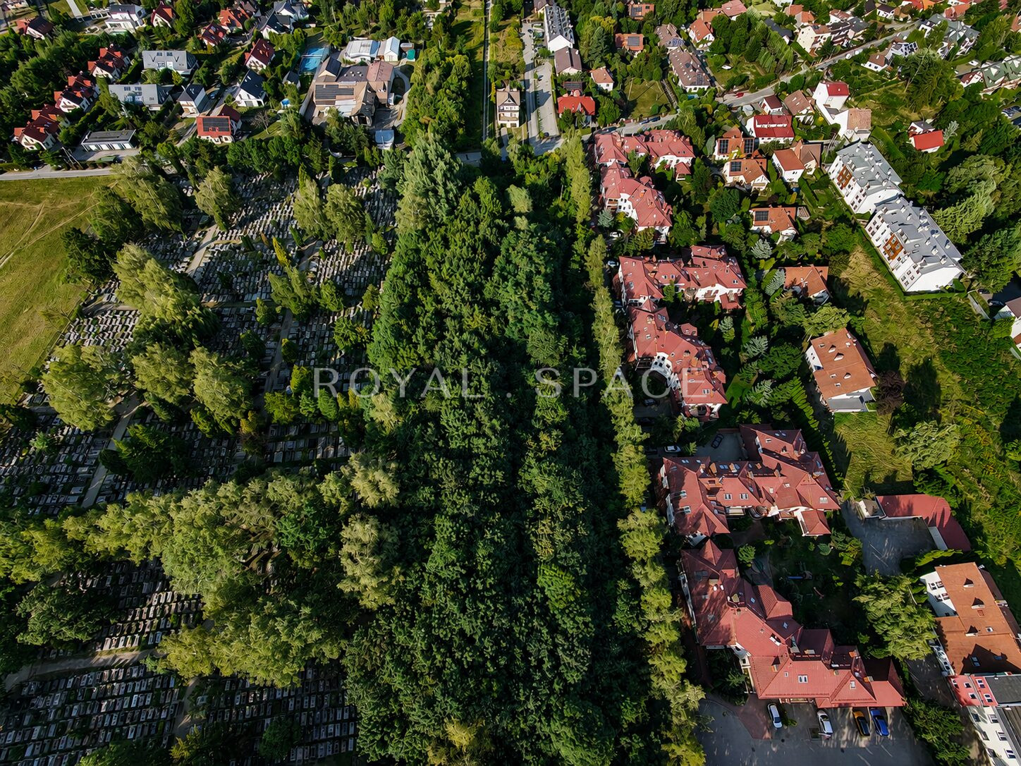 Service-use plot on Na Polach Street – Pasternik