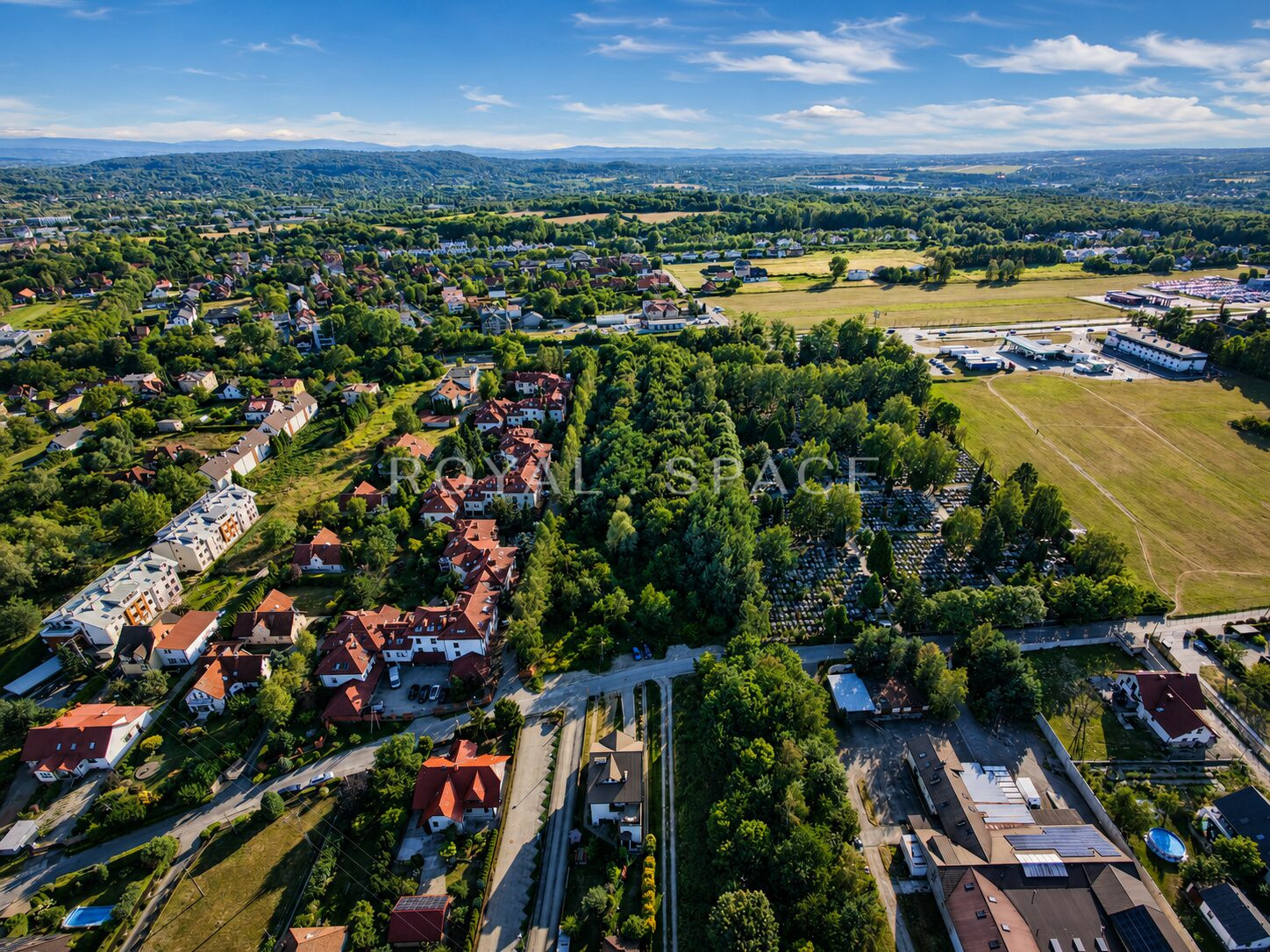 Service-use plot on Na Polach Street – Pasternik
