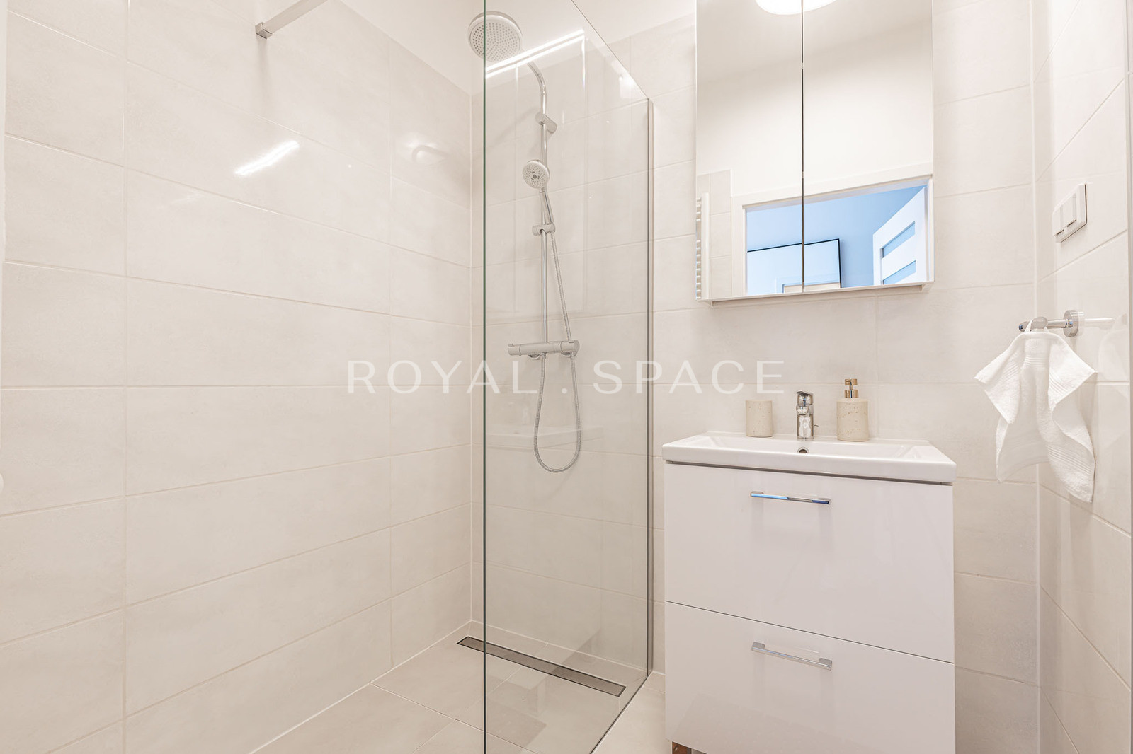 Stylish Apartment in Browary | 10th floor