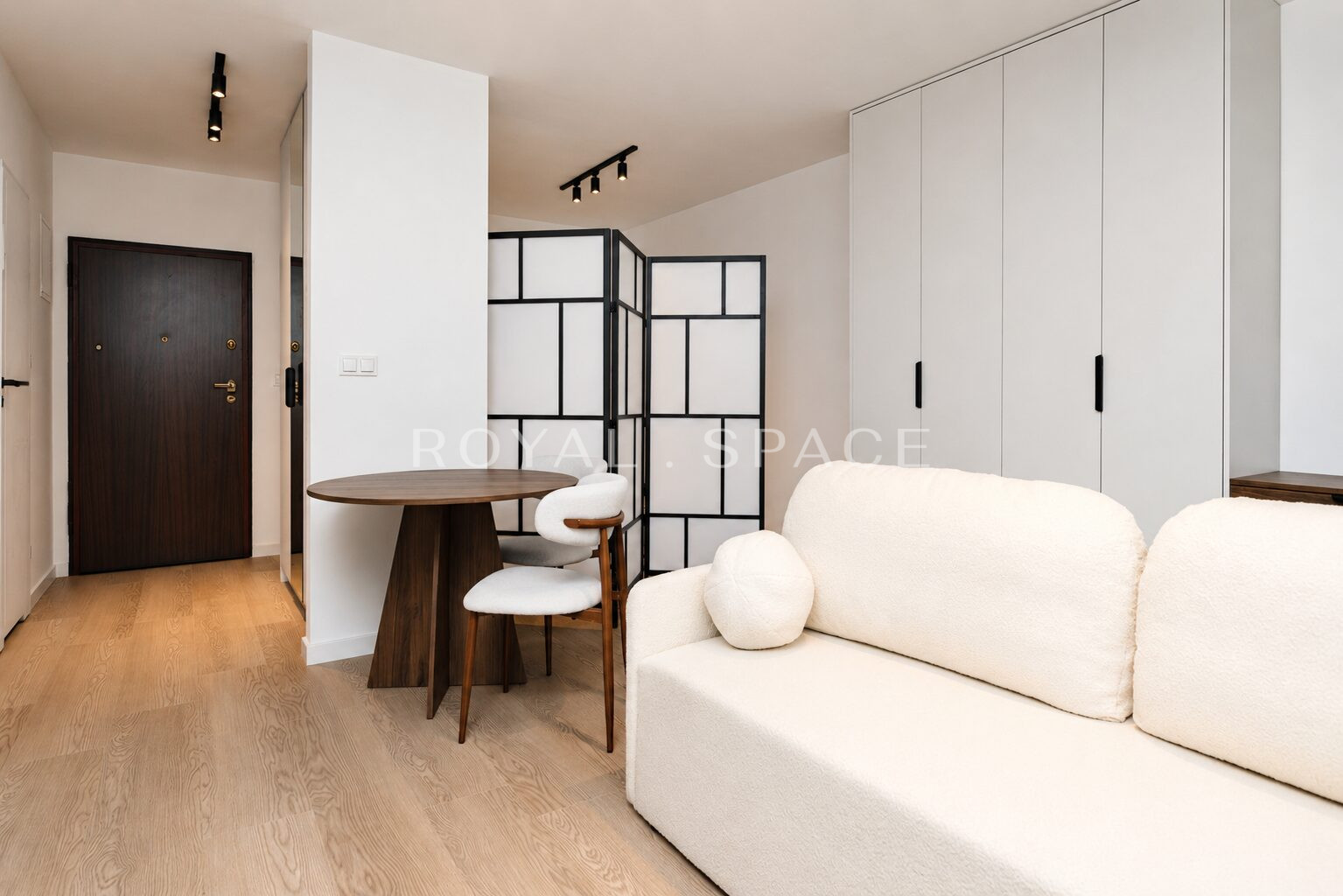 Mieszkanie z balkonem w Garden Residence