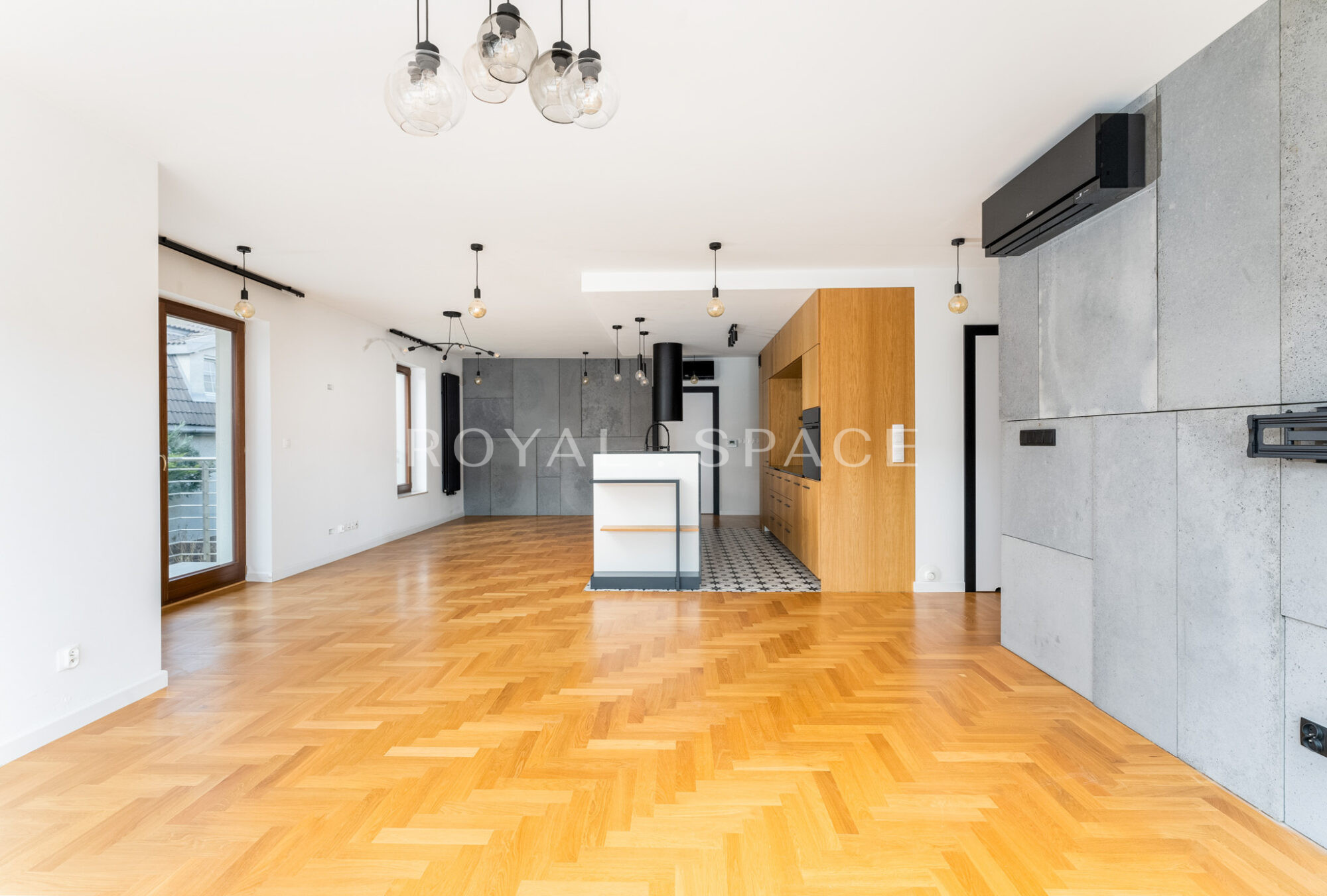 Przestronny apartament z tarasem na Salwatorze