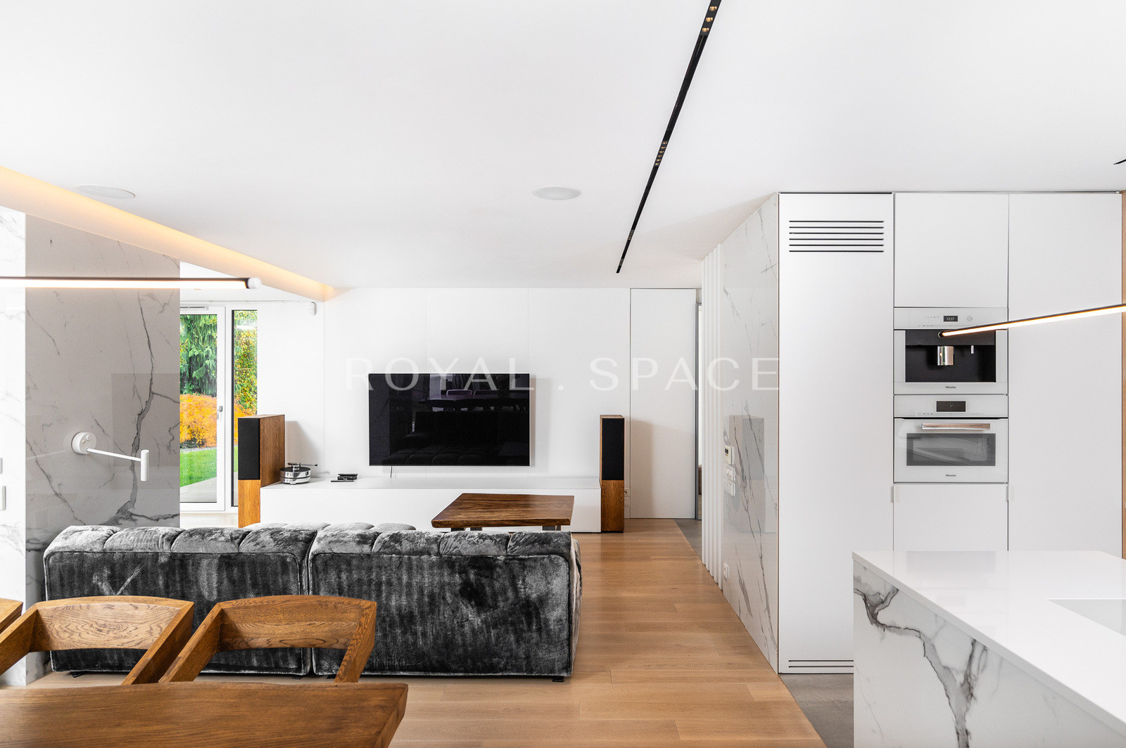 Unikalny apartament z prywatnym ogrodem o pow. 4a!